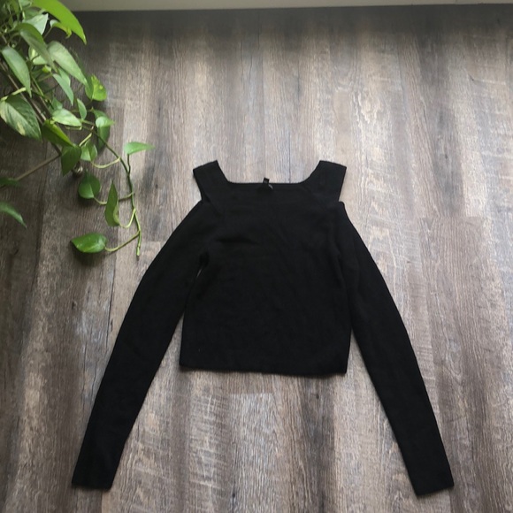 Express Sweaters - Black cold shoulder crop sweater